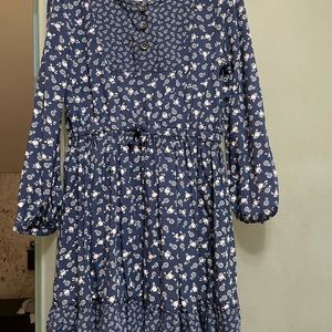Cotton casual dress used a couple of times. Size 6/6x.
